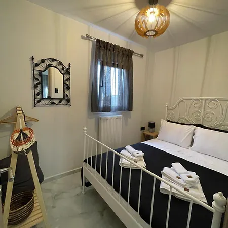 The Castle Nook * Salonic