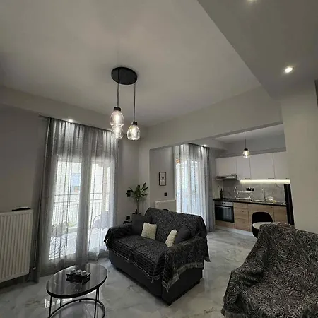 The Castle Nook * Salonic